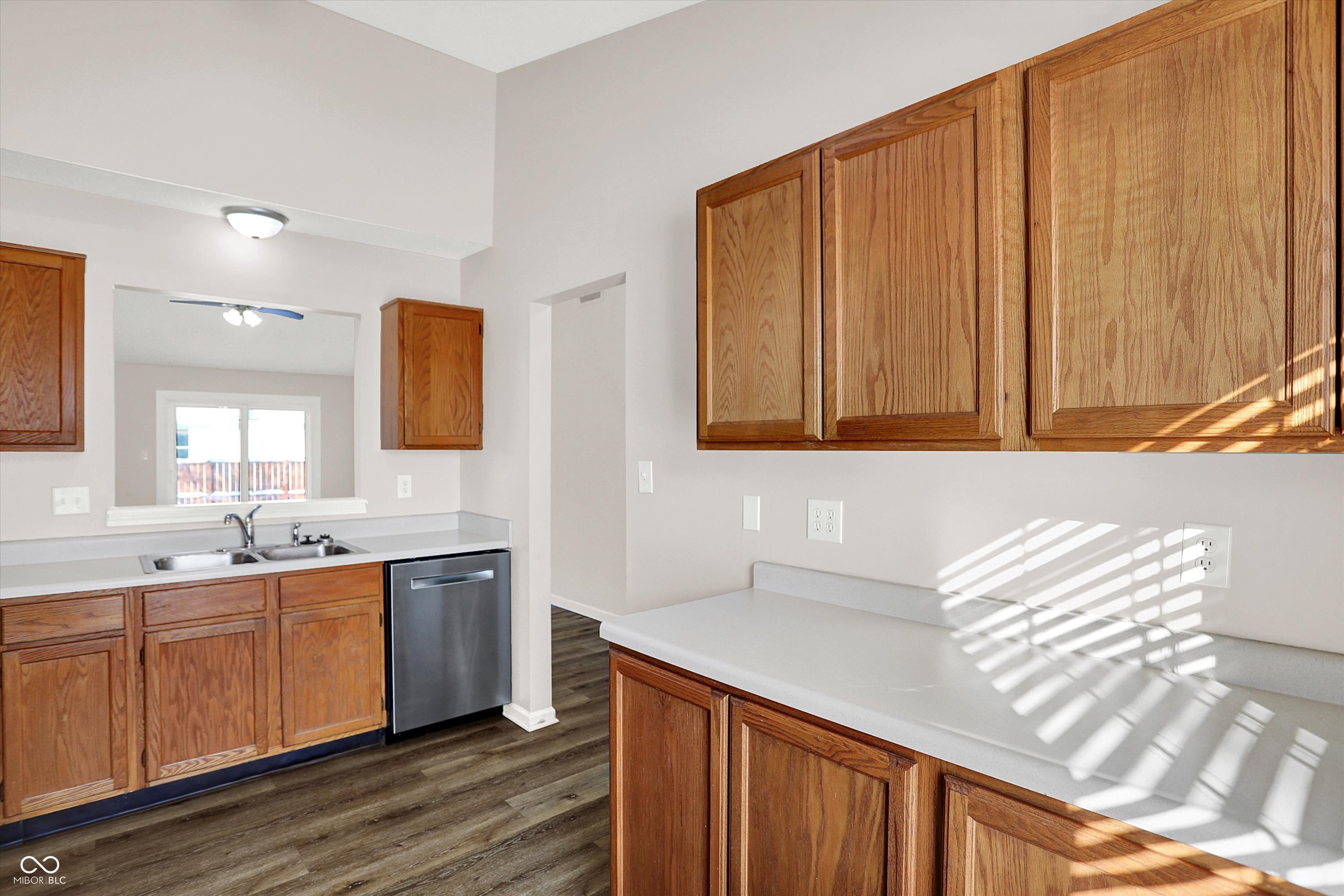 6726 Colleens Way Indianapolis, IN 46221 - Photo 18 of 36