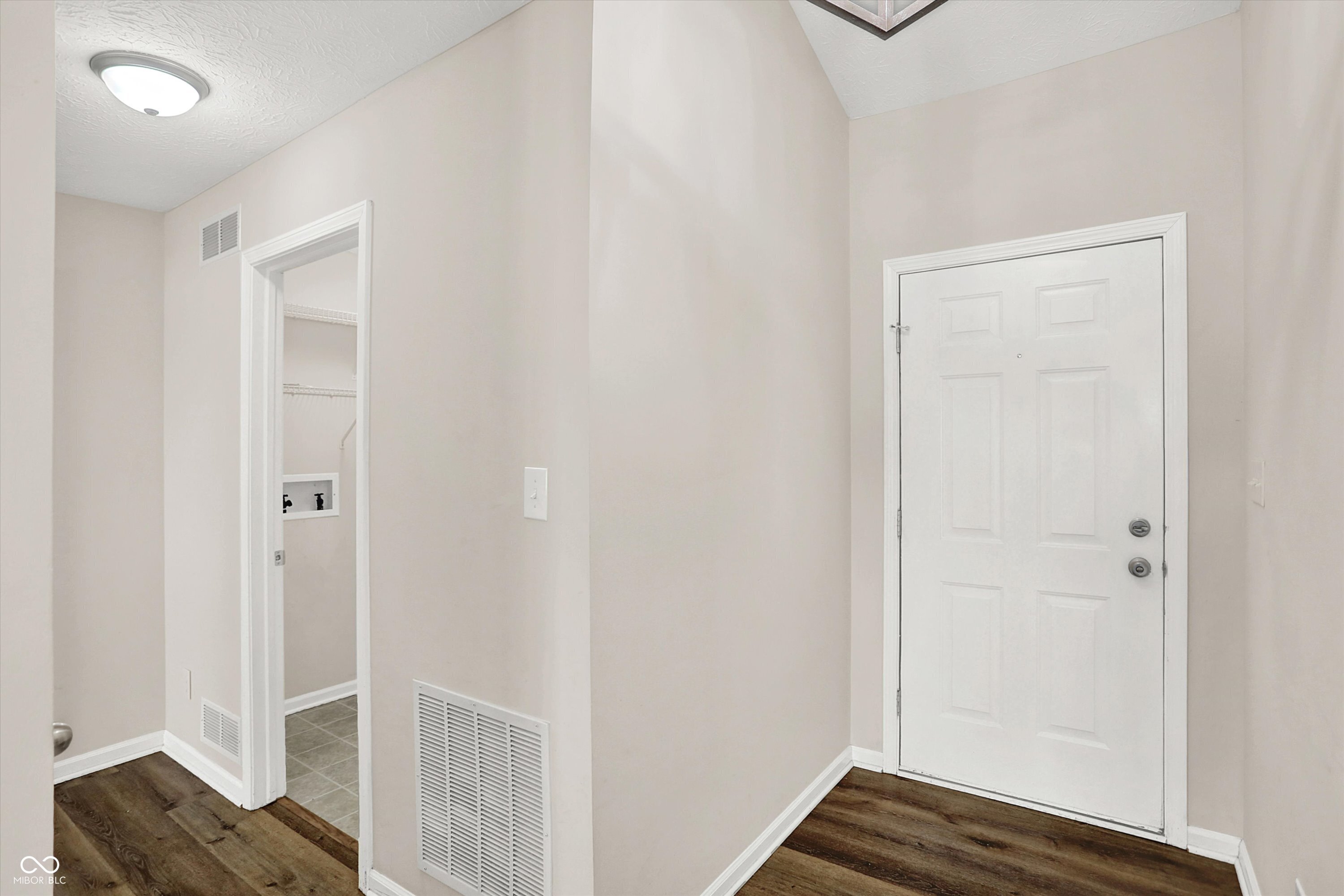 6726 Colleens Way Indianapolis, IN 46221 - Photo 8 of 36