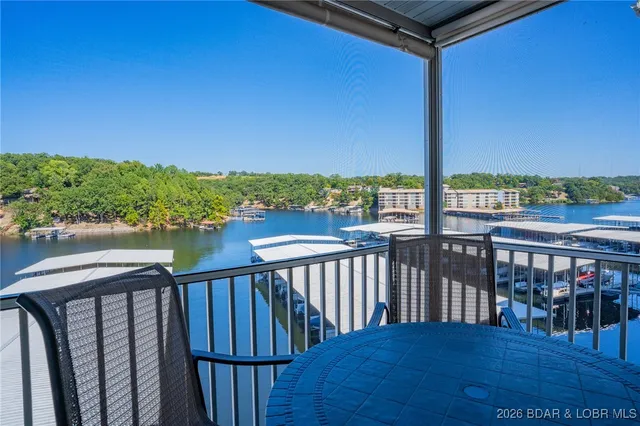 $393,000 | 68 Lighthouse Road, Unit 231, Lake Ozark, MO 65049