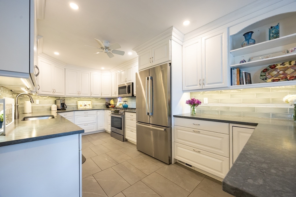 53 Bagy Wrinkle Cove, Unit 53 Warren, RI 02885 - Photo 24 of 31