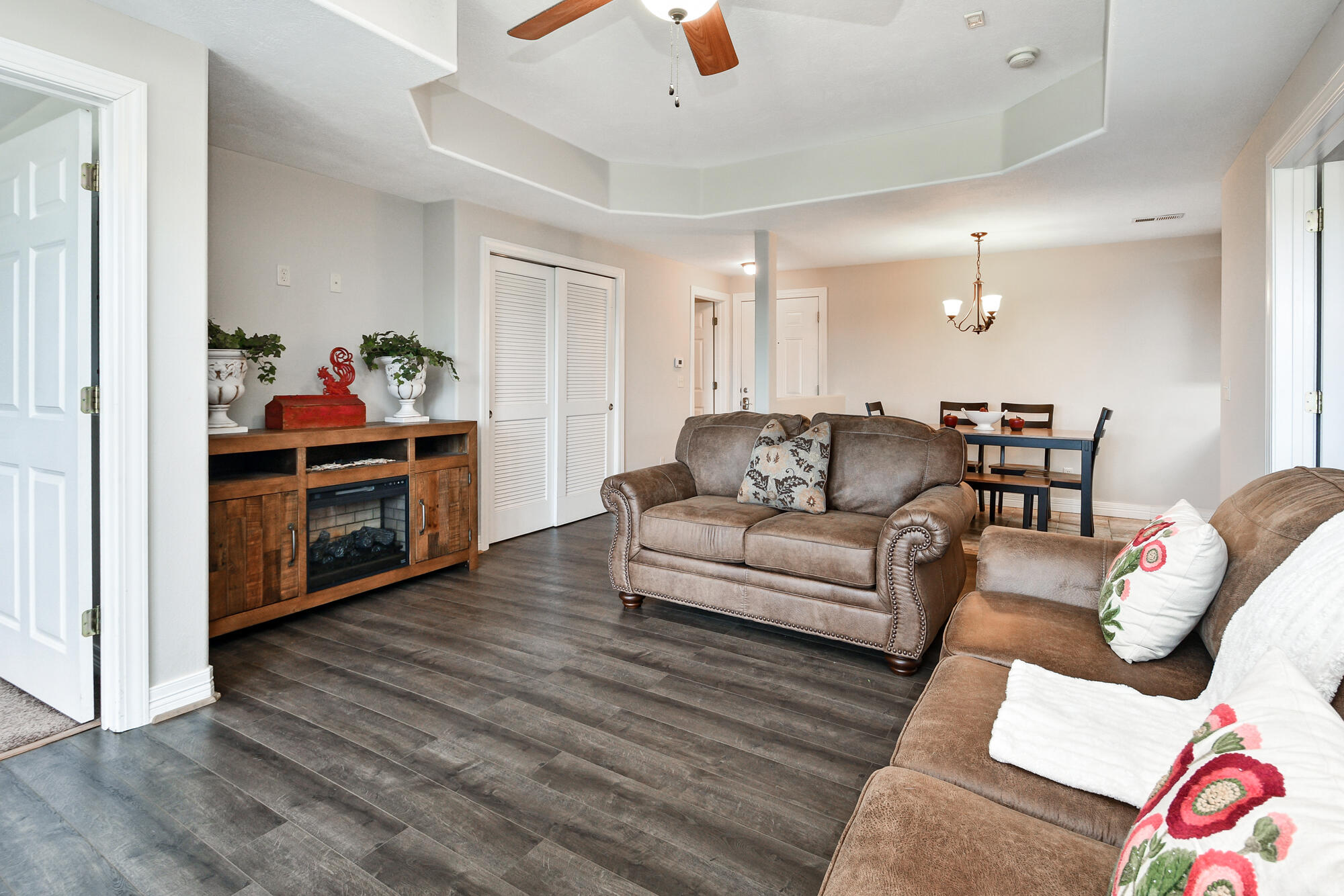 180 Grace Chapel Road, Unit 222 Blue Eye, MO 65611 - Photo 4 of 37 Living/Dining