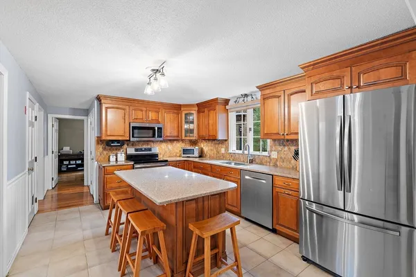 $750,000 | 108 Harvard Road, Stow, MA 01775