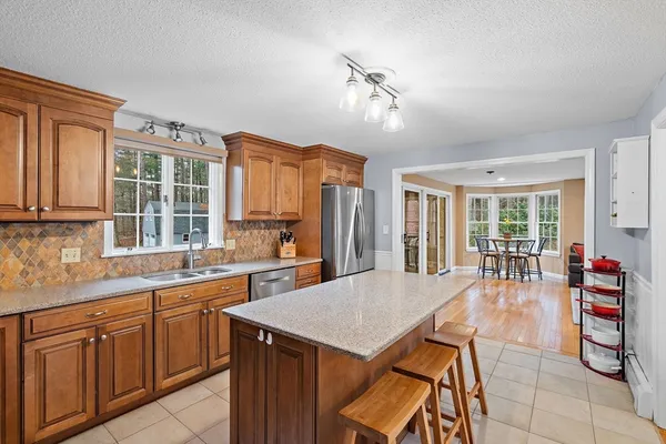 $750,000 | 108 Harvard Road, Stow, MA 01775