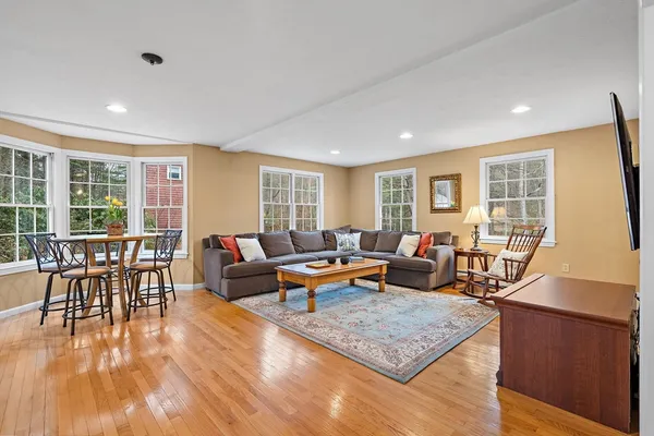 $750,000 | 108 Harvard Road, Stow, MA 01775