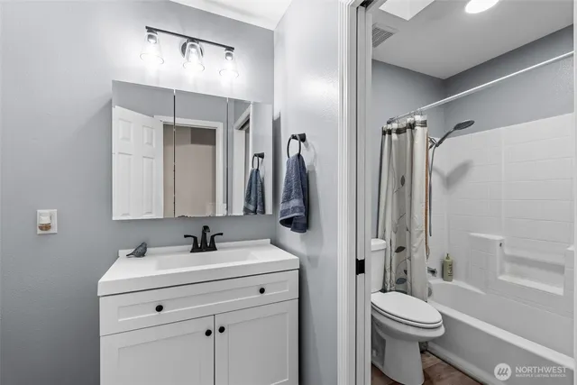 $925,000 | 14444 Crescent Valley Road Southeast, Olalla, WA 98359