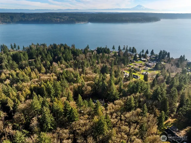 $925,000 | 14444 Crescent Valley Road Southeast, Olalla, WA 98359