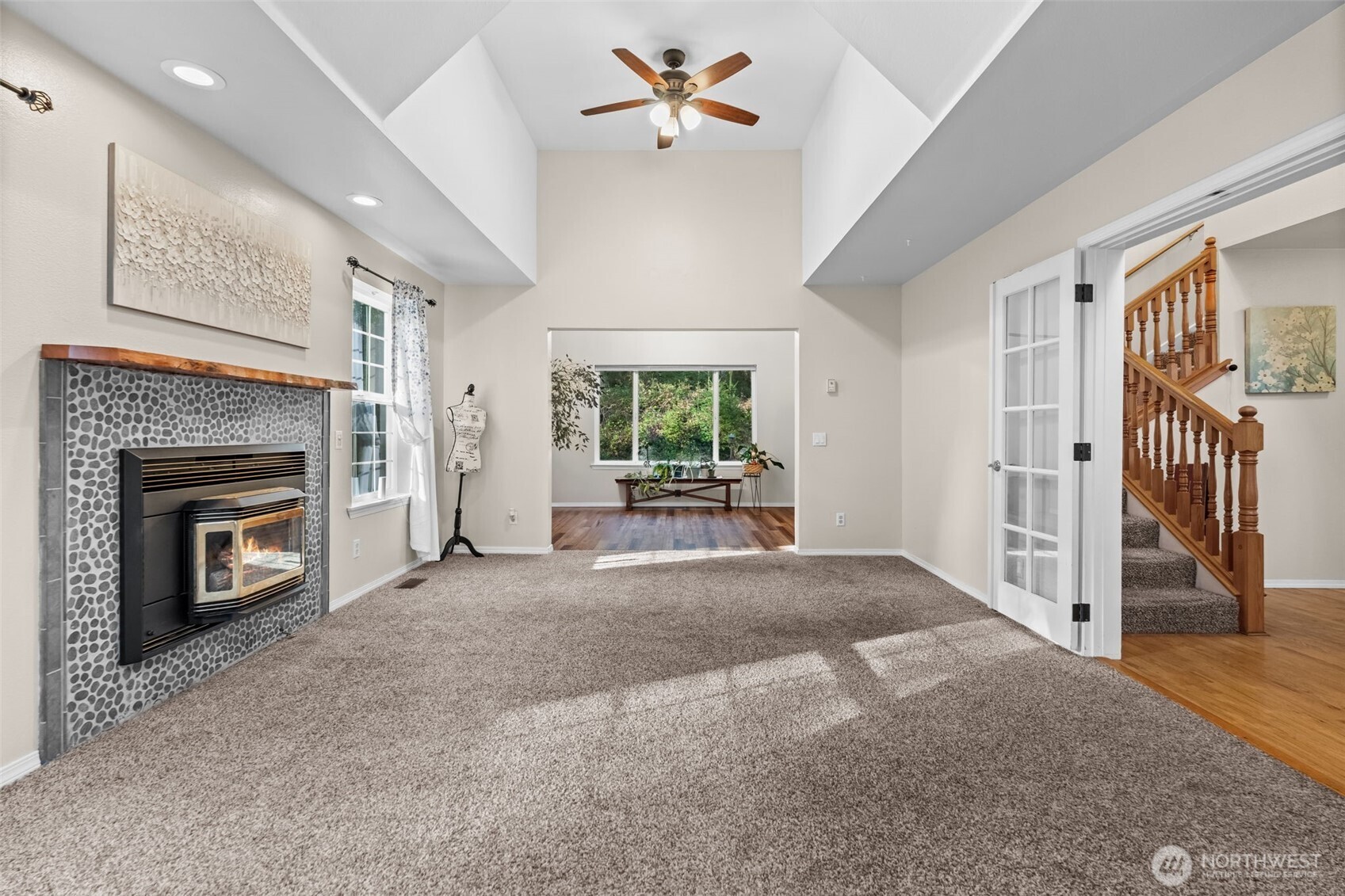 14444 Crescent Valley Road Southeast Olalla, WA 98359 - Photo 6 of 39 Gallery Image 6
