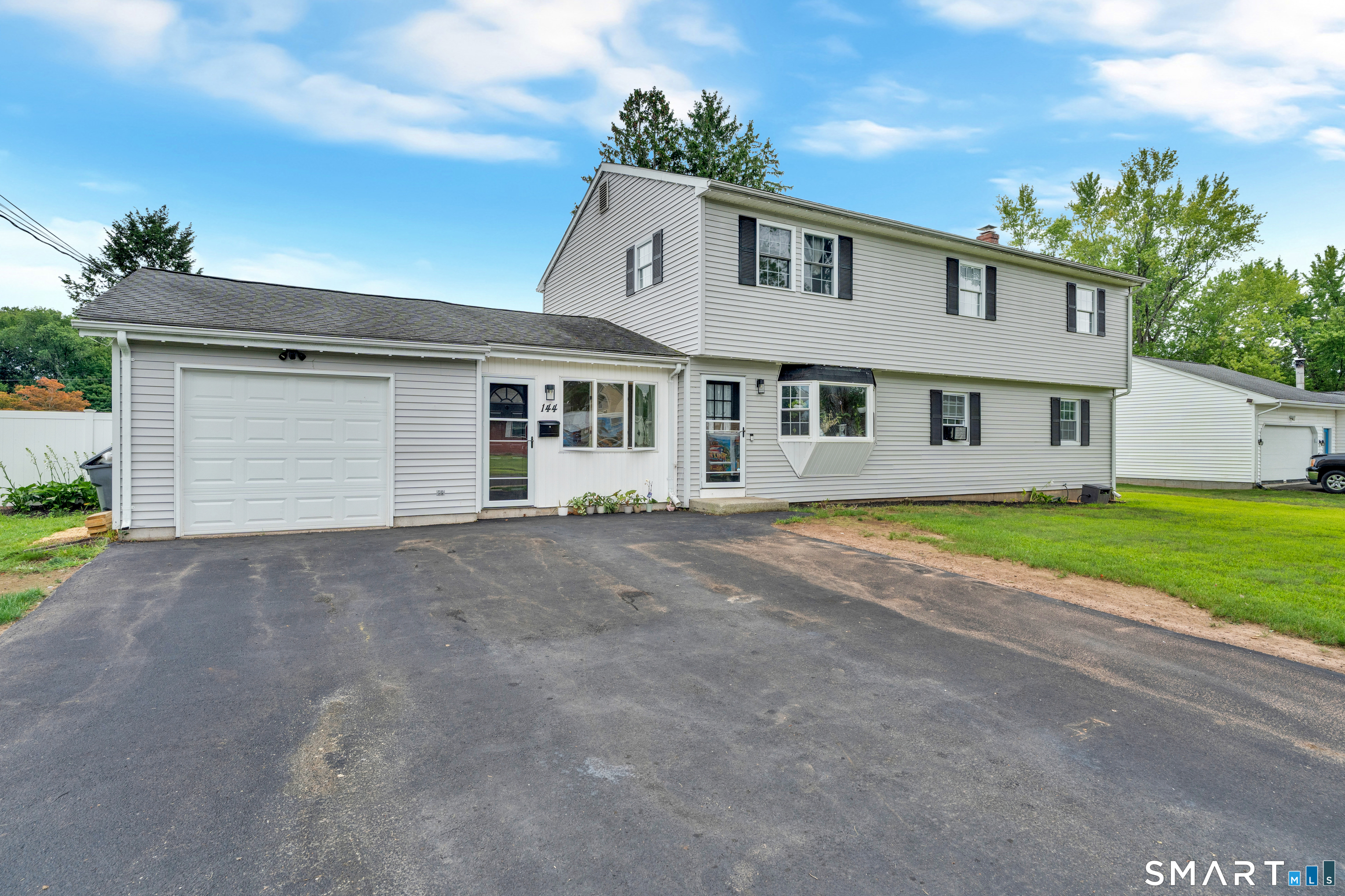144 Green Manor Road Enfield, CT 06082 - Photo 2 of 39 Gallery Image 2