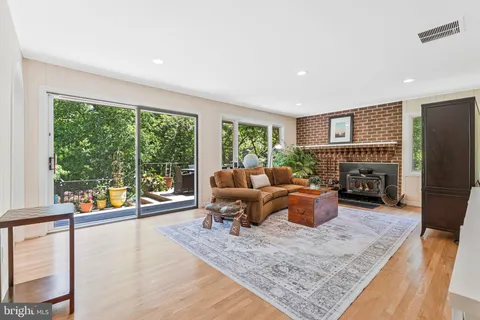 $2,389,800 | 6952 Kyleakin Court, McLean, VA 22101