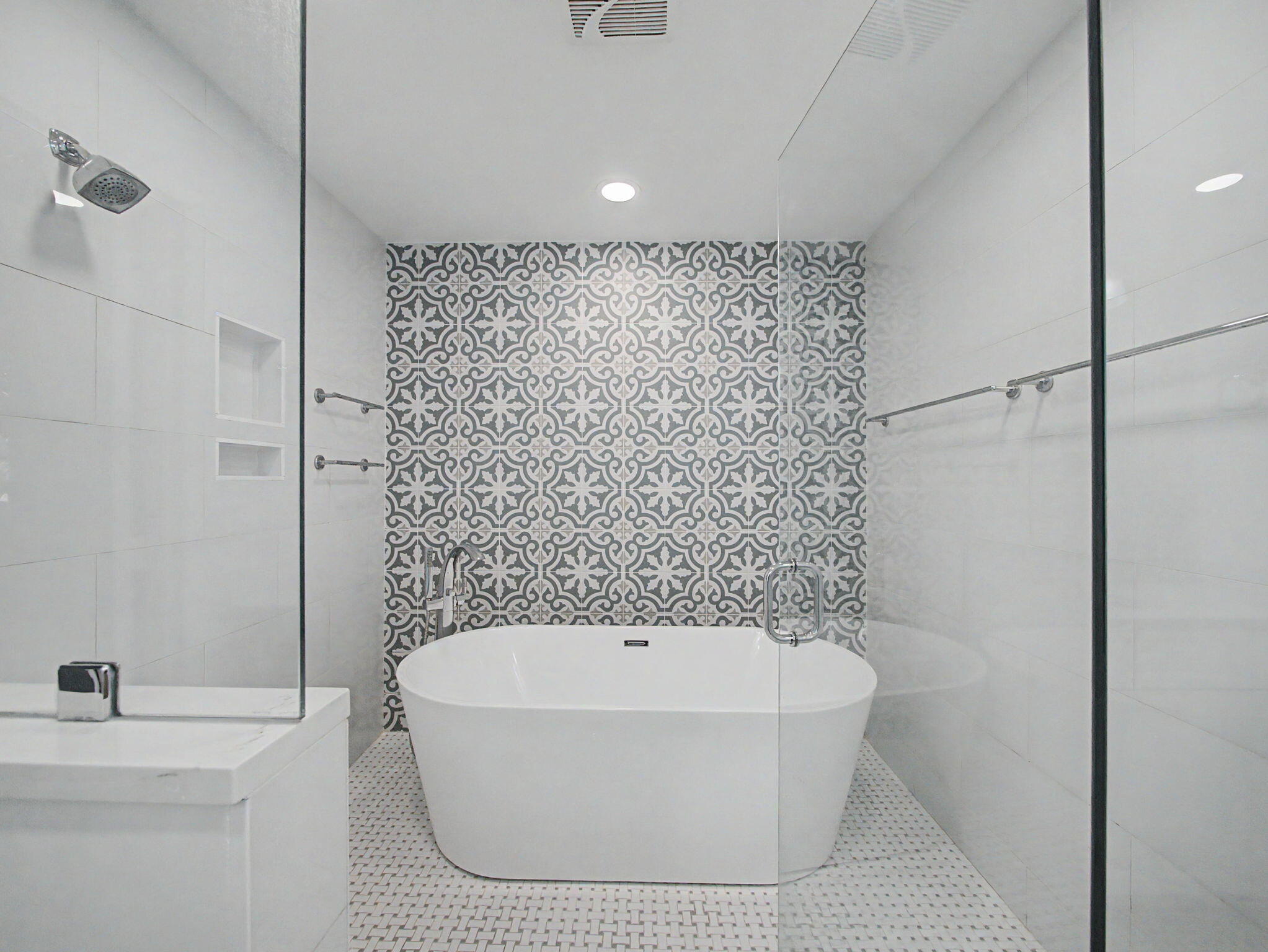 22 Banyan Road Sewall's Point, FL 34996 - Photo 18 of 47 Bathroom