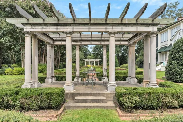 $2,985,000 | 201 Lower Woodville Road, Natchez, MS 39120