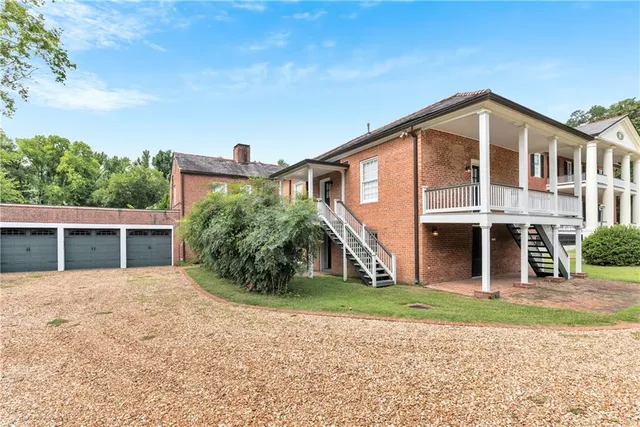 $2,985,000 | 201 Lower Woodville Road, Natchez, MS 39120