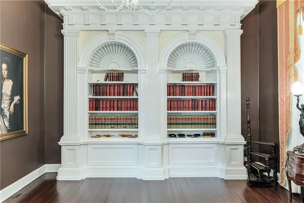 $2,985,000 | 201 Lower Woodville Road, Natchez, MS 39120