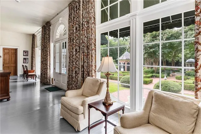 $2,985,000 | 201 Lower Woodville Road, Natchez, MS 39120