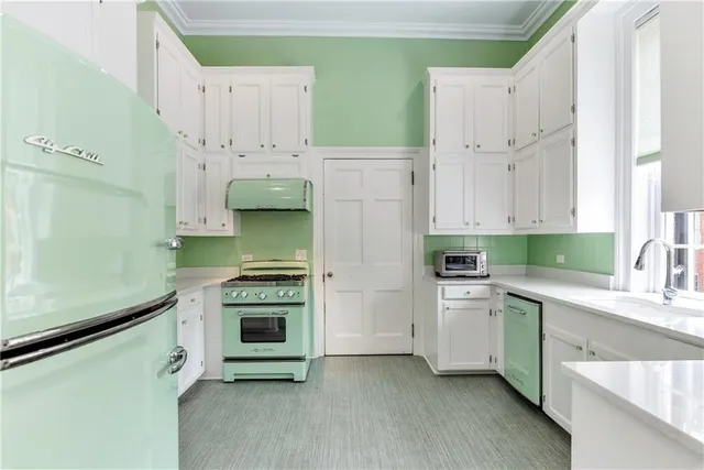 $2,985,000 | 201 Lower Woodville Road, Natchez, MS 39120