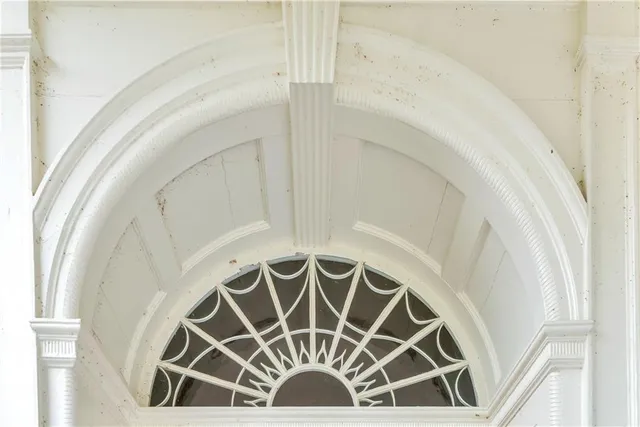 $2,985,000 | 201 Lower Woodville Road, Natchez, MS 39120