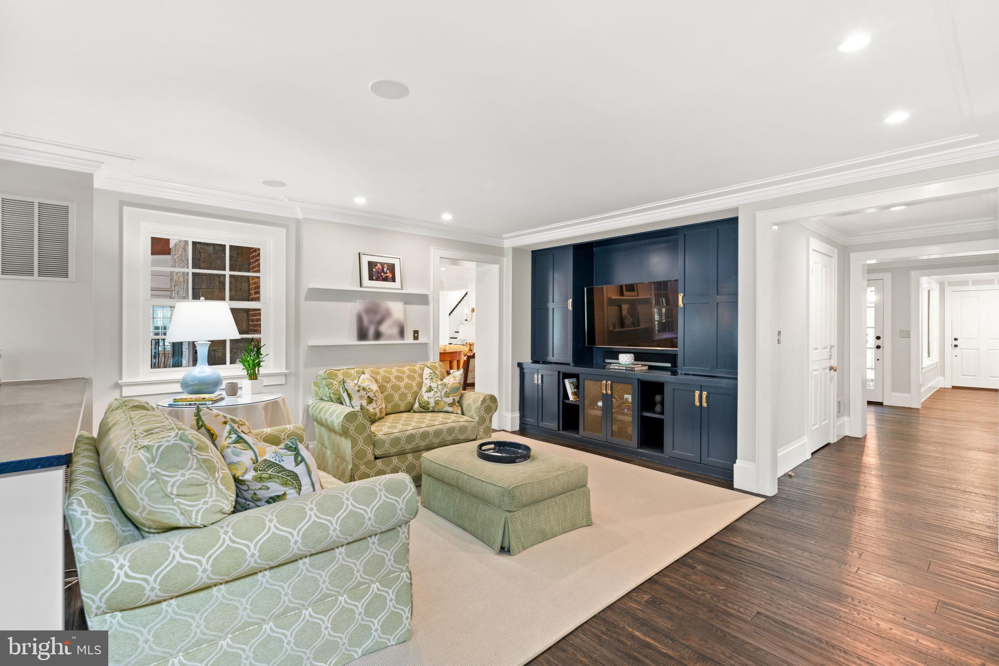 2601 Foxhall Road Northwest Washington, DC 20007 - Photo 14 of 38 Sitting Room