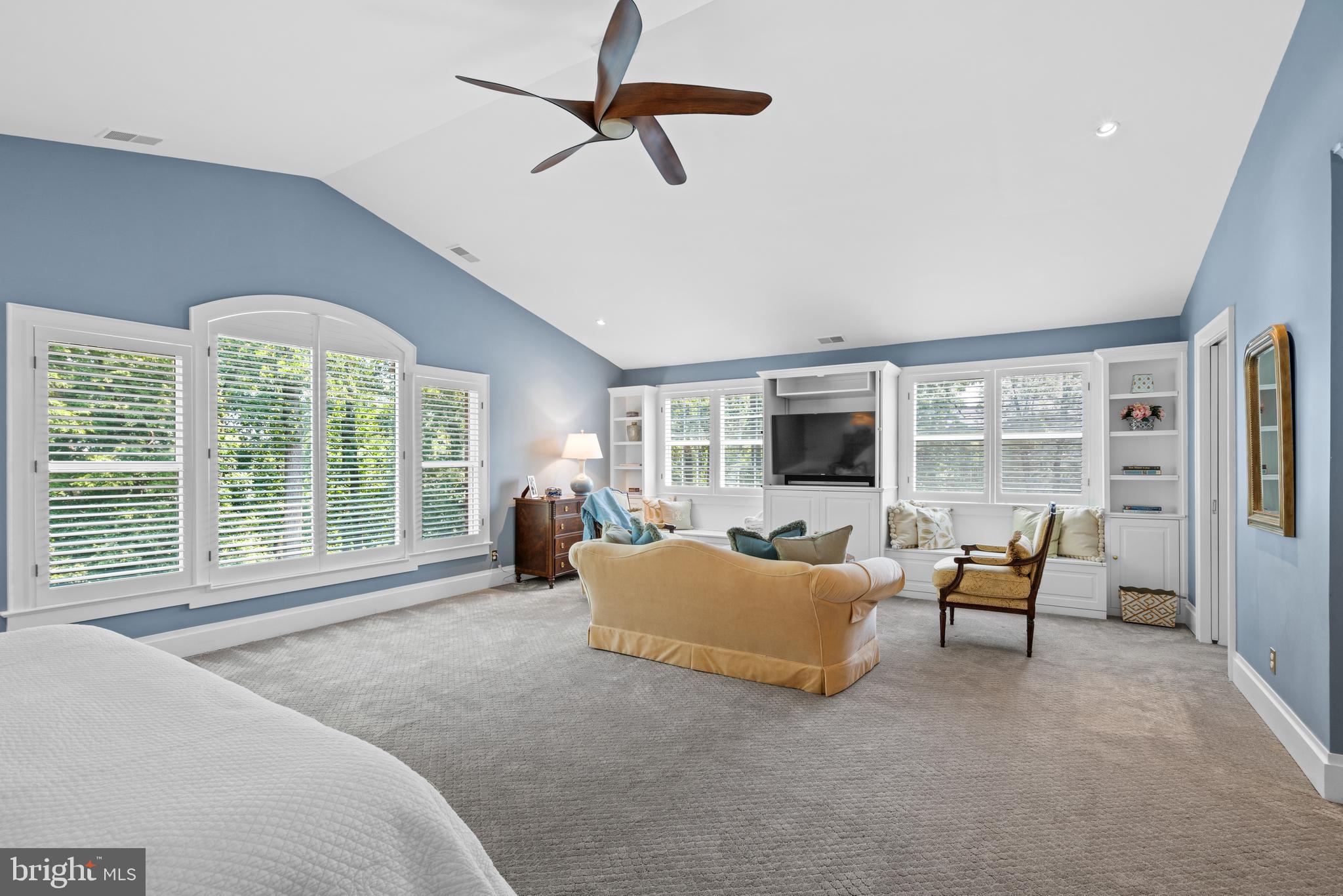 2601 Foxhall Road Northwest Washington, DC 20007 - Photo 20 of 38 Primary Bedroom