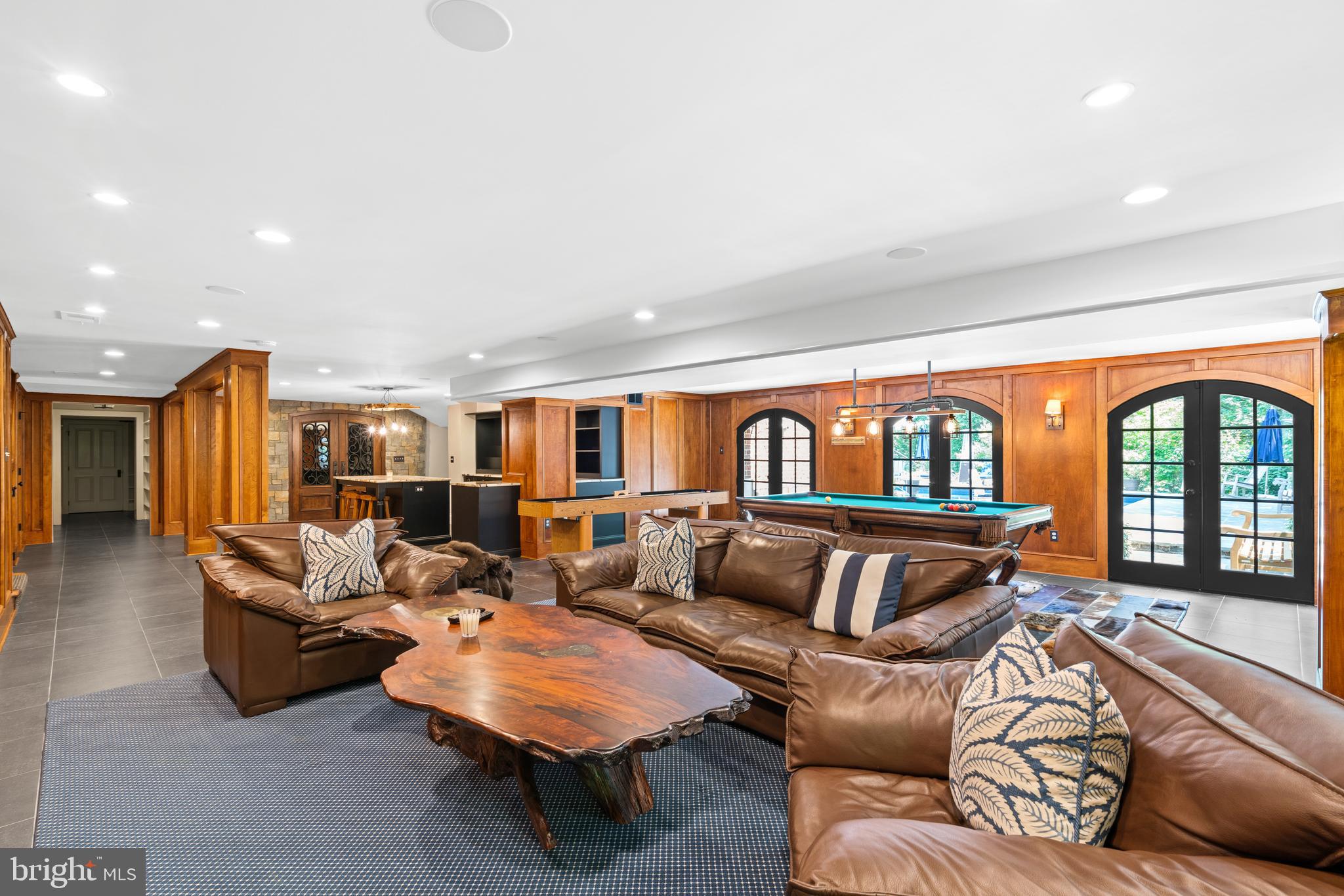 2601 Foxhall Road Northwest Washington, DC 20007 - Photo 26 of 38 Family Room