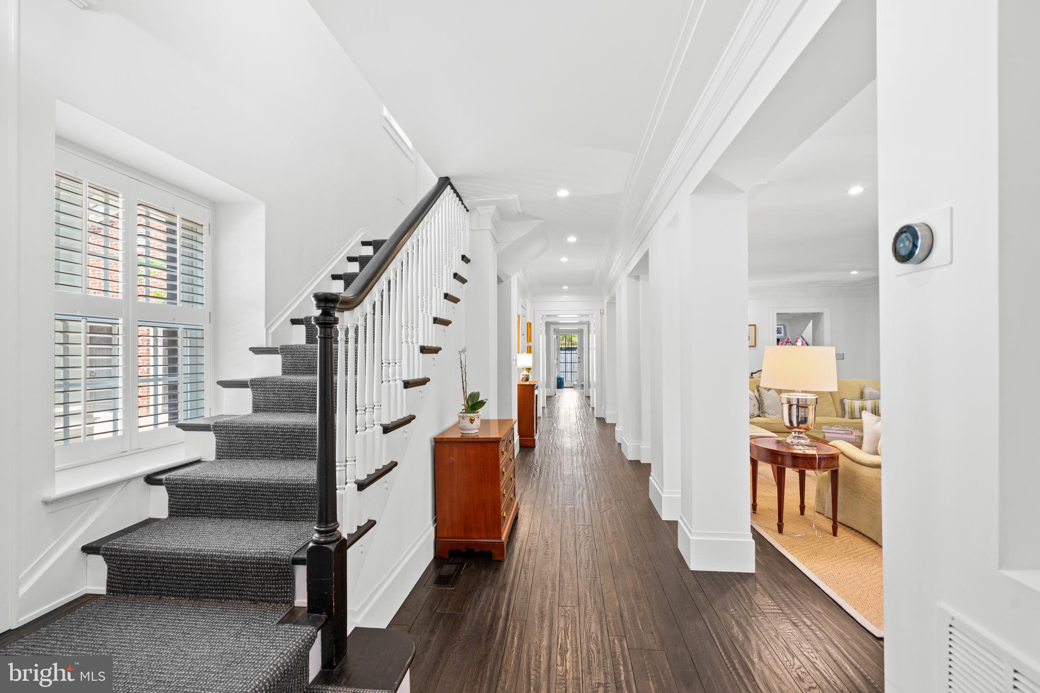 2601 Foxhall Road Northwest Washington, DC 20007 - Photo 3 of 38 Foyer