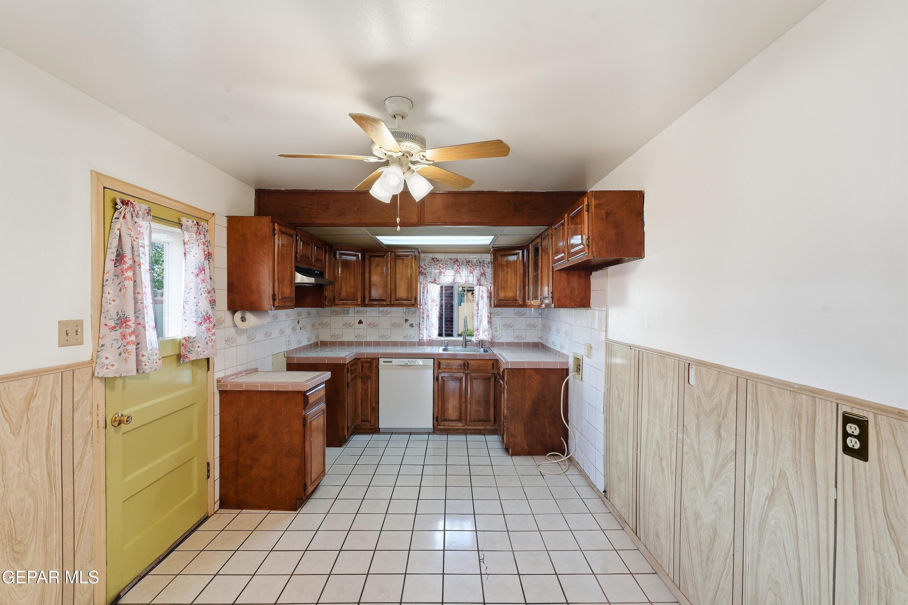 232 Mango Road El Paso, TX 79915 - Photo 8 of 25 image00009