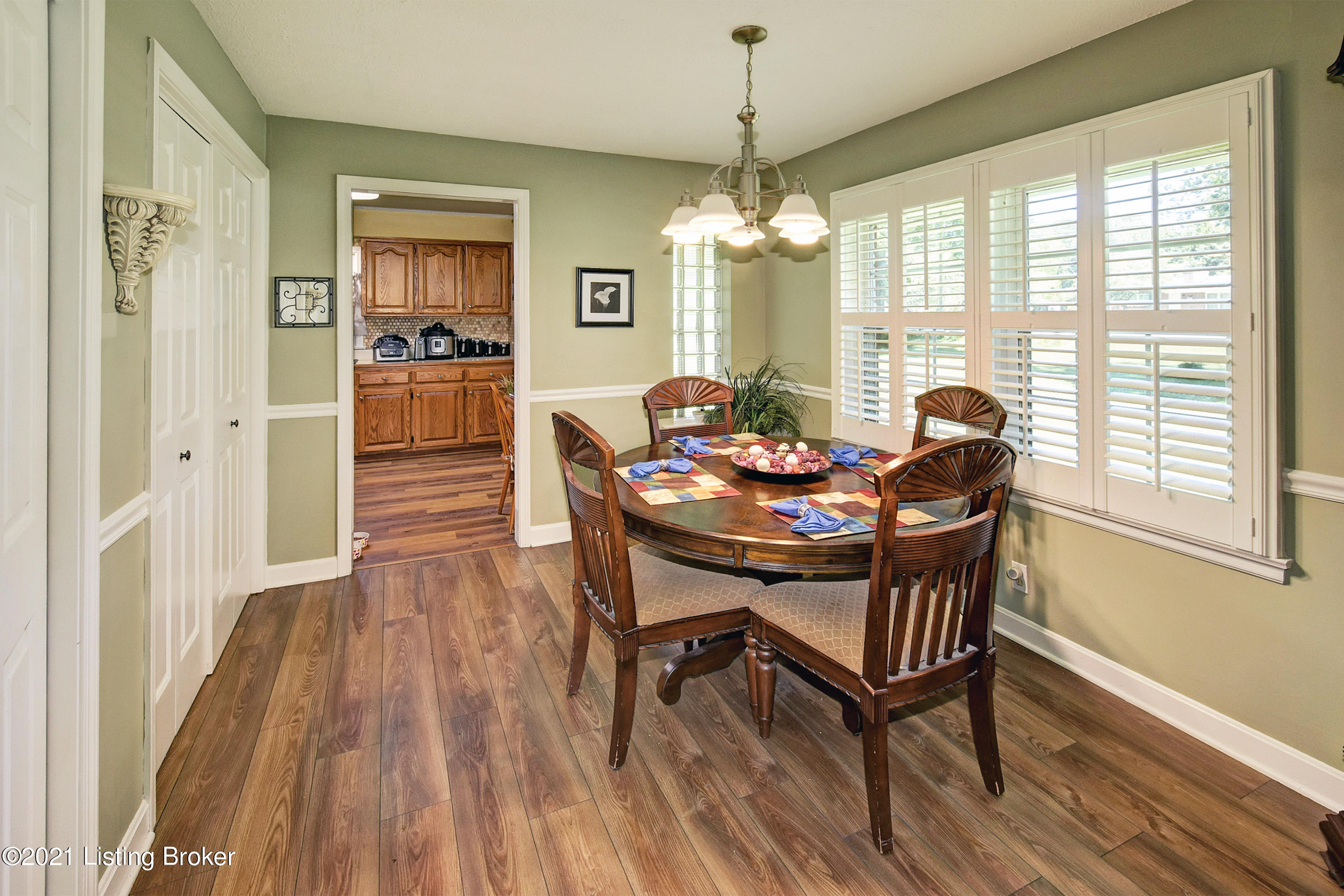10200 Fairmount Road Louisville, KY 40291 - Photo 9 of 20 Dining Room