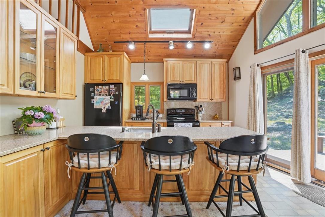1517 Deer Run Bushkill, PA 18324 - Photo 15 of 35