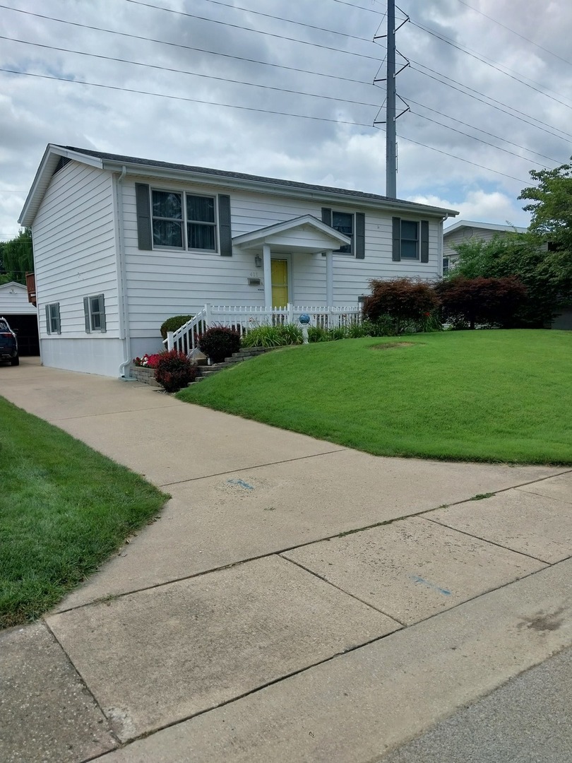 415 Southampton Drive Decatur, IL 62526 - Photo 1 of 4 Gallery Image 1
