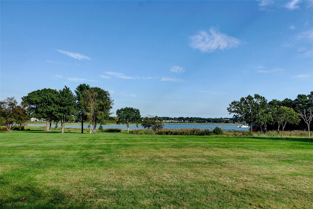 266 Rumstick Road Barrington, RI 02806 - Photo 8 of 10