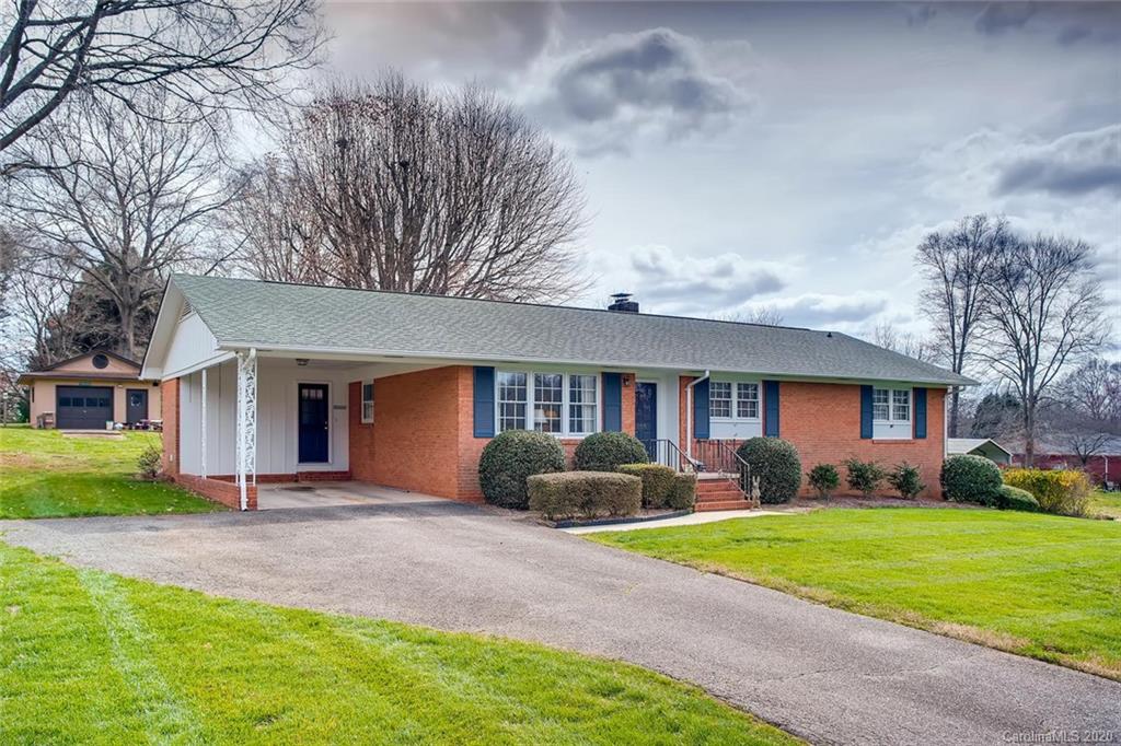 208 Lane Road Mount Holly, NC 28120 - Photo 2 of 28 Gallery Image 2