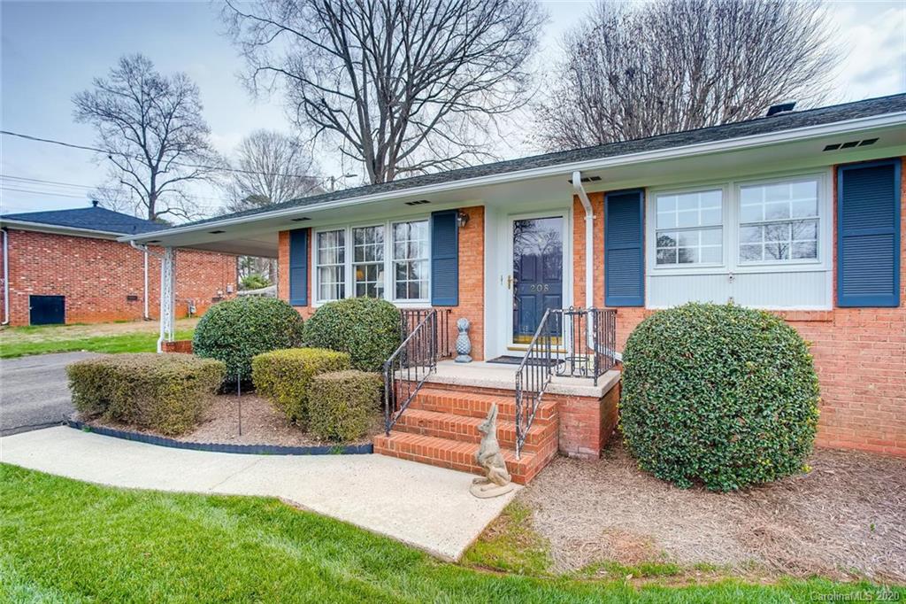 208 Lane Road Mount Holly, NC 28120 - Photo 3 of 28 Gallery Image 3