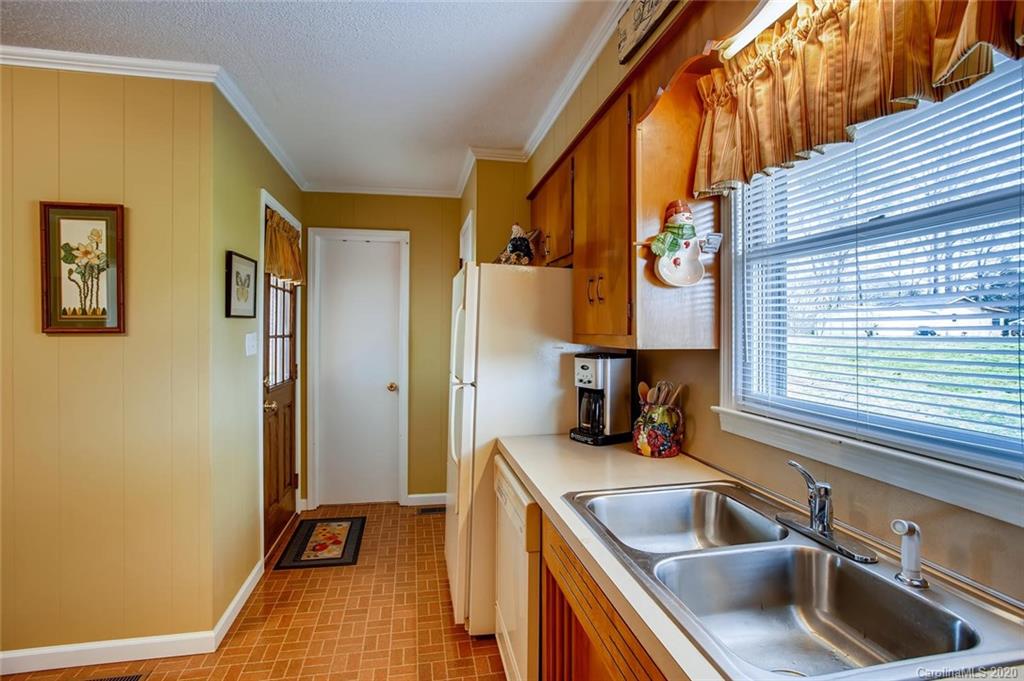 208 Lane Road Mount Holly, NC 28120 - Photo 8 of 28 Gallery Image 8