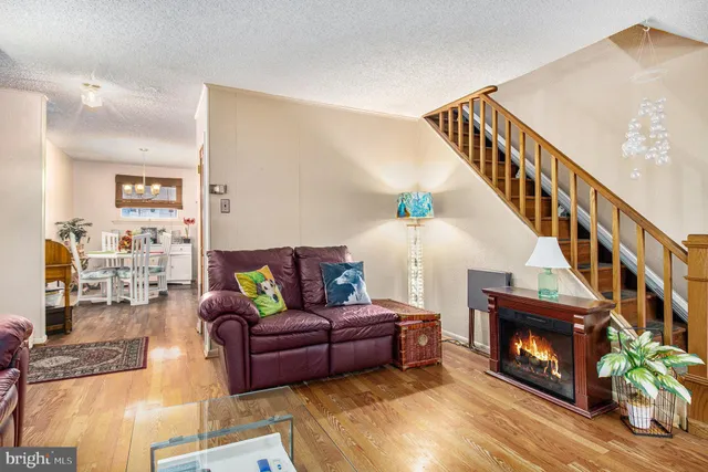 $335,000 | 811 Lawler Street, Philadelphia, PA 19116