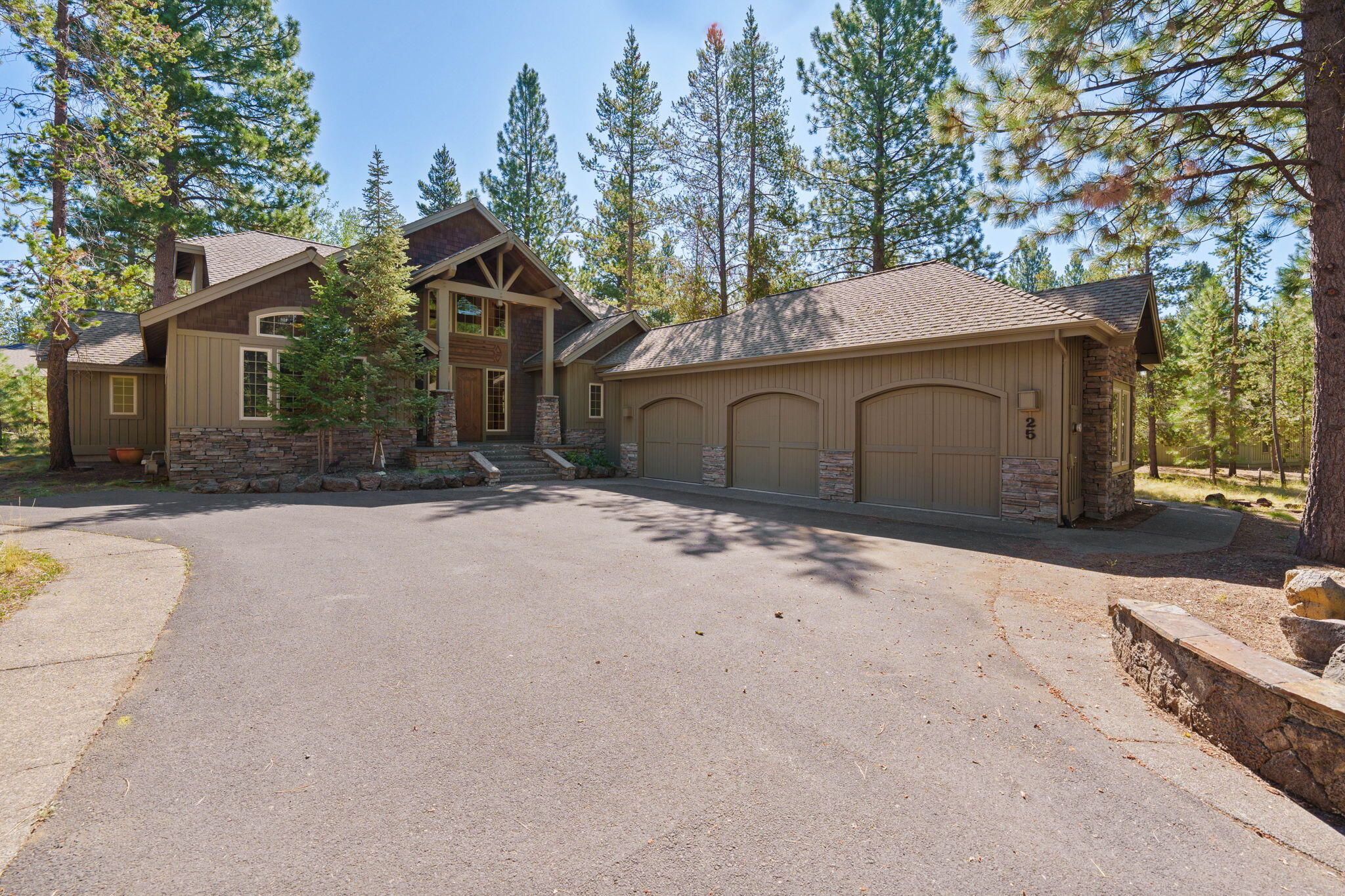 58026 Kinglet Road Sunriver, OR 97707 - Photo 2 of 39 a house with a outdoor space