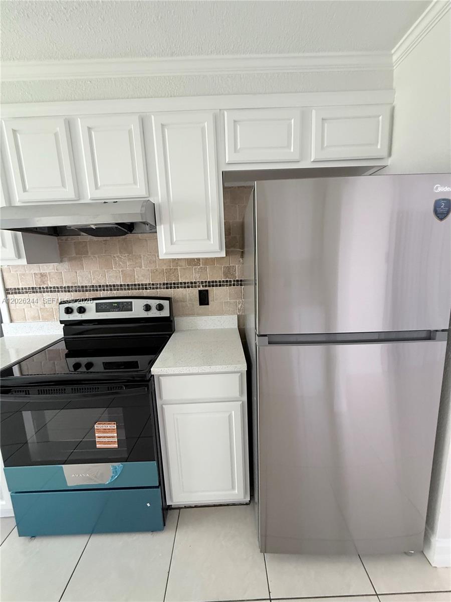 22217 Southwest 61st Avenue Boca Raton, FL 33428 - Photo 12 of 32
