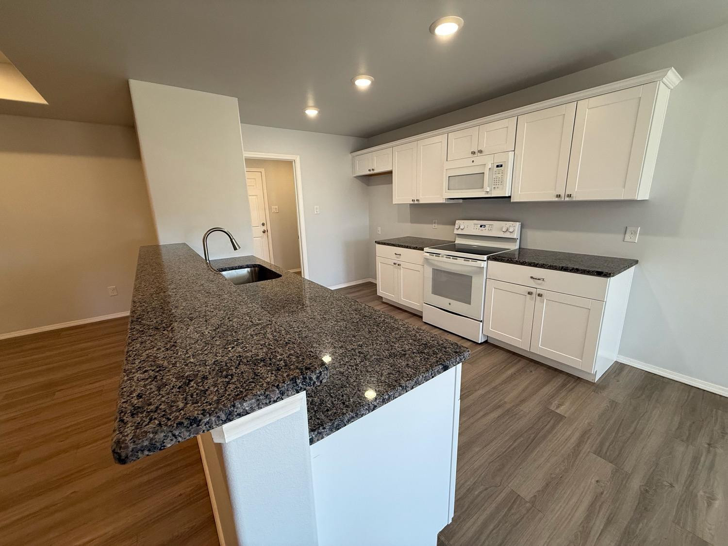 8429 10th Place Lubbock, TX 79416 - Photo 6 of 36 Photo 6