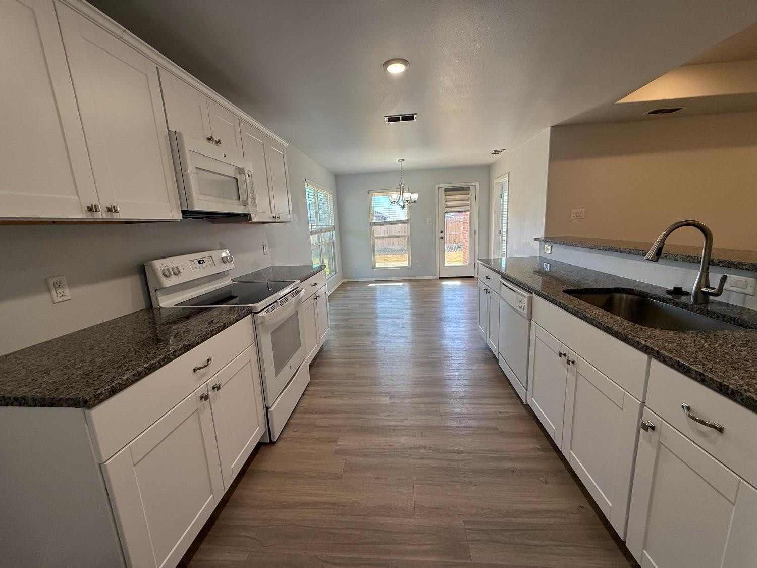 8429 10th Place Lubbock, TX 79416 - Photo 9 of 36 Photo 9