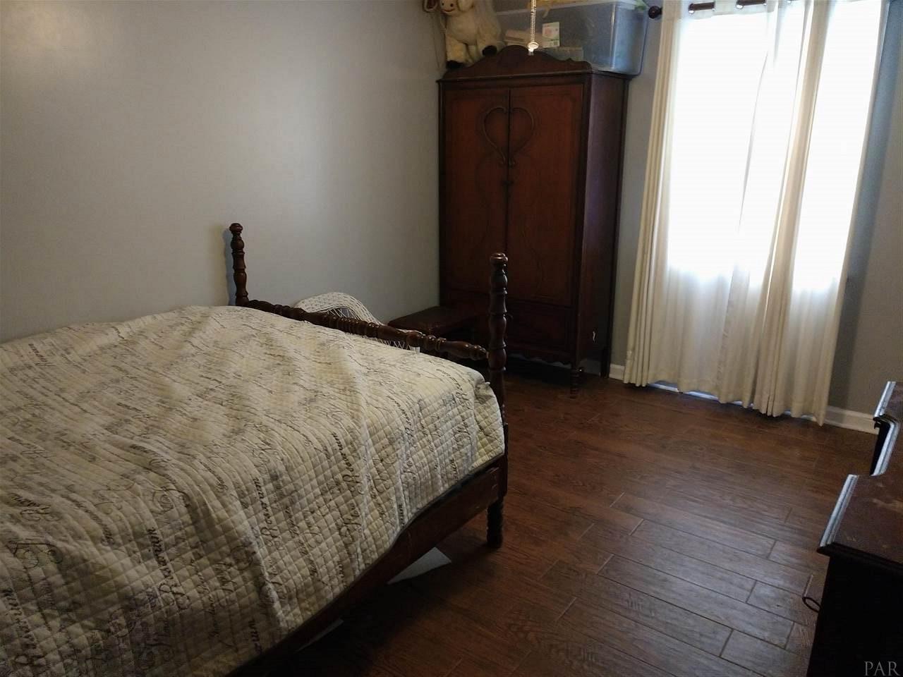 5735 Muldoon Road Pensacola, FL 32526 - Photo 18 of 29 Gallery Image 18