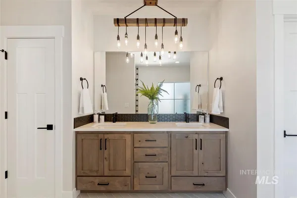 $814,900 | 7132 East Chicken Hawk Loop, Nampa, ID 83686