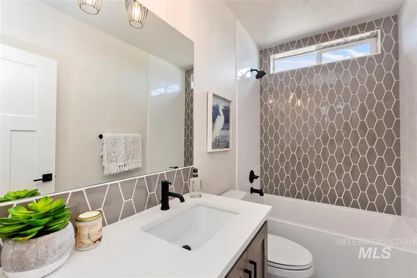 $814,900 | 7132 East Chicken Hawk Loop, Nampa, ID 83686