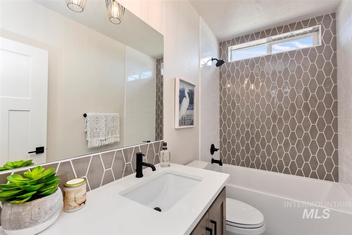 7132 East Chicken Hawk Loop Nampa, ID 83686 - Photo 8 of 40