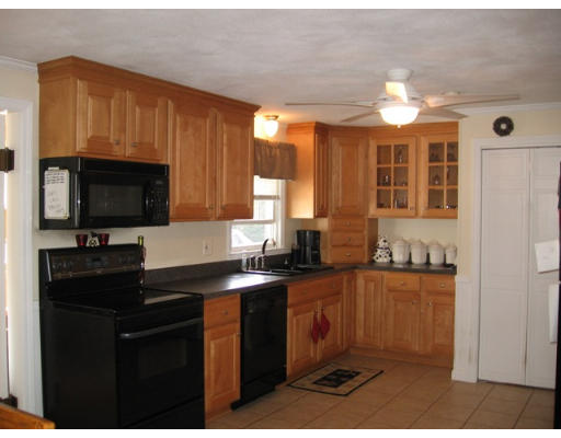 23 Ruthen Circle Shrewsbury, MA 01545 - Photo 3 of 23 Gallery Image 3