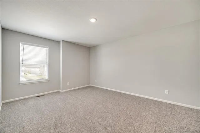 $349,900 | 604 Foxglove Lane, Raymore, MO 64083