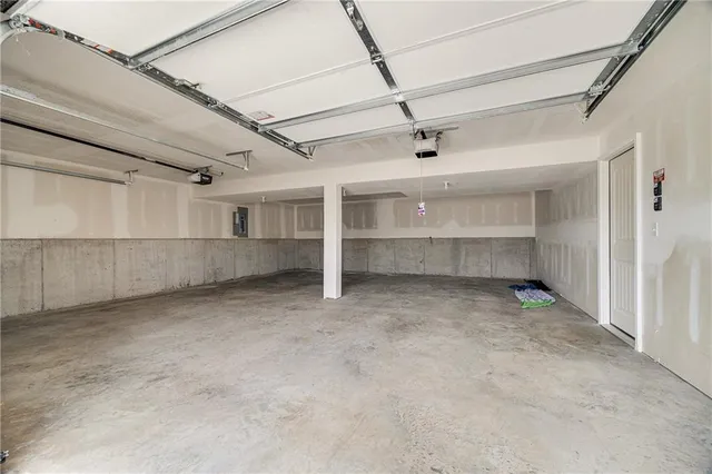 $349,900 | 604 Foxglove Lane, Raymore, MO 64083