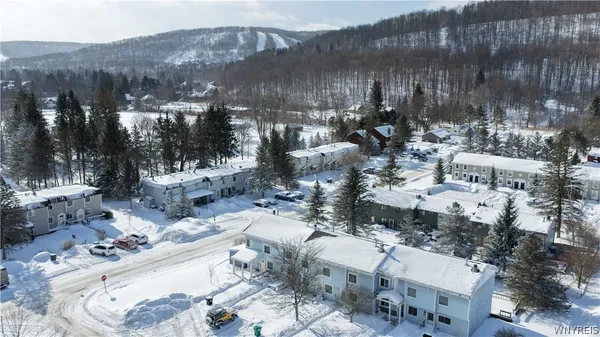 $299,000 | 17 Evergreen Drive, Ellicottville, NY 14731