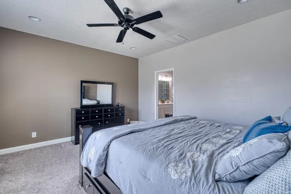 $449,900 | 5509 Camden Drive, Newburgh, IN 47630