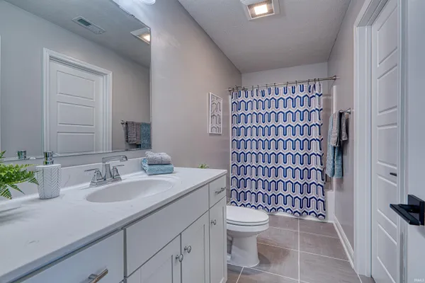 $449,900 | 5509 Camden Drive, Newburgh, IN 47630
