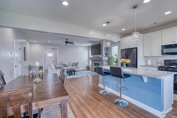 $449,900 | 5509 Camden Drive, Newburgh, IN 47630
