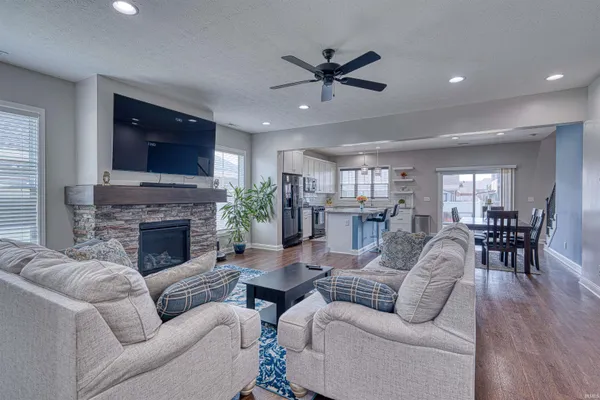 $449,900 | 5509 Camden Drive, Newburgh, IN 47630