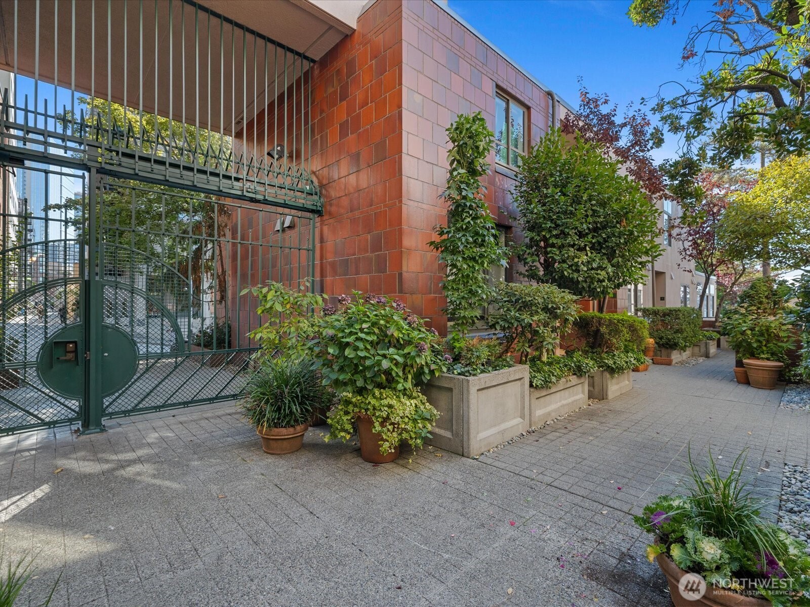 88 Virginia Street, Unit 3 Seattle, WA 98121 - Photo 36 of 40 a view of a house with a street